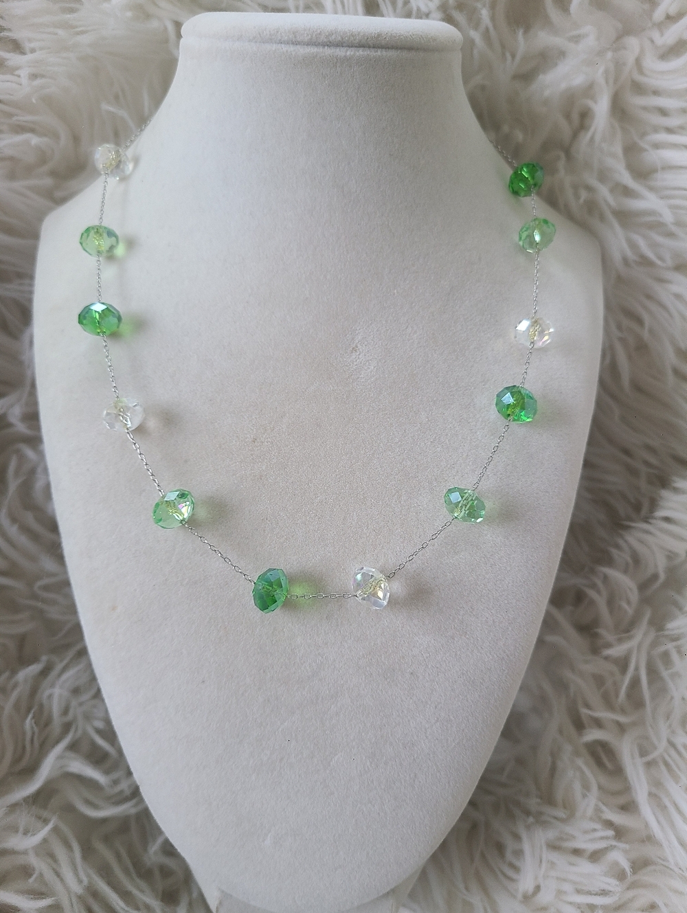 JS Faceted Green and Clear Bead Necklace  Silver Toned Chain Jewelry-Excellent